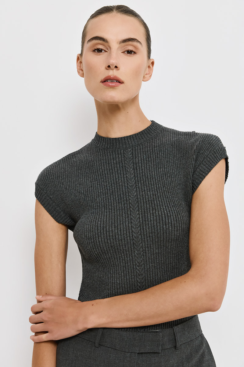 KNITTED SLEEVELESS TOP
