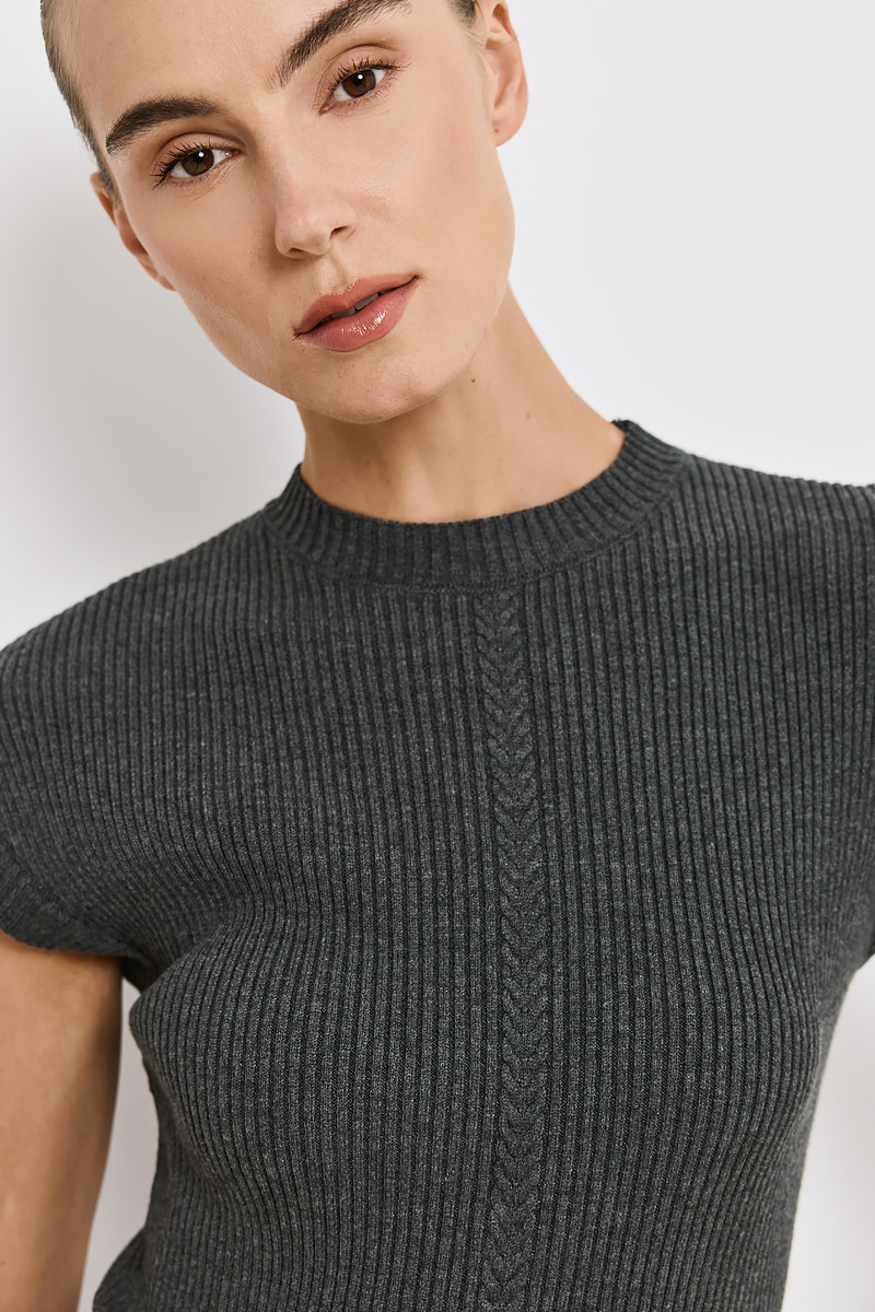 KNITTED SLEEVELESS TOP