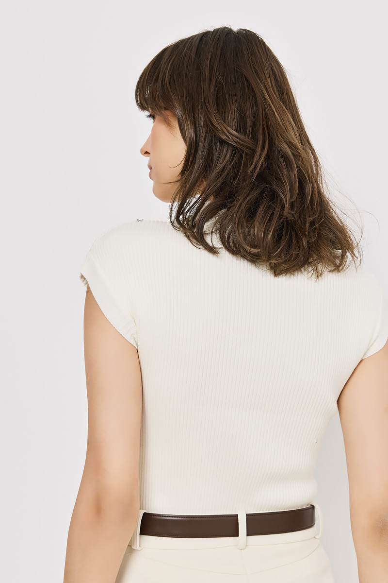 KNITTED SLEEVELESS TOP