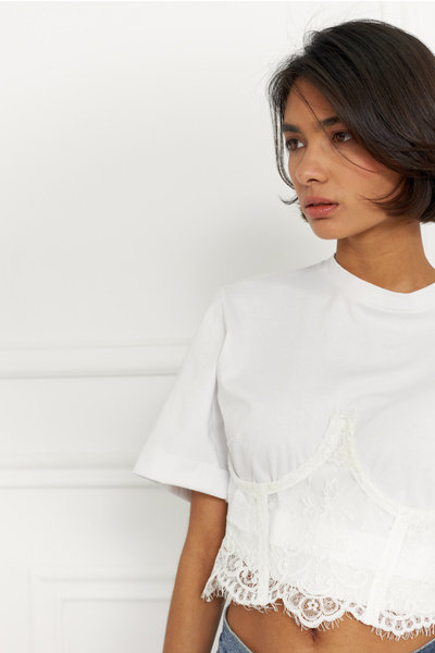 T-Shirt με Εσωτερικό Μπούστο Δαντέλα