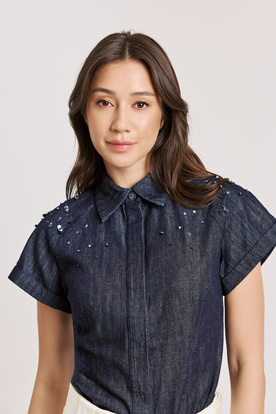 SHORT SLEEVED SHIRT WITH CRYSTALS