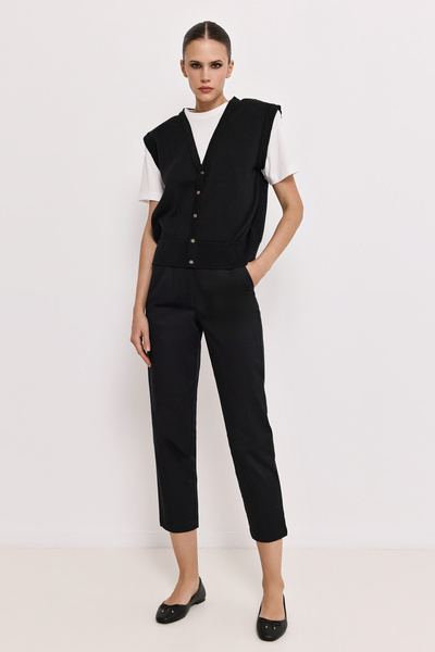 SHORT-SLEEVED SHIRT WITH BUILT IN VEST