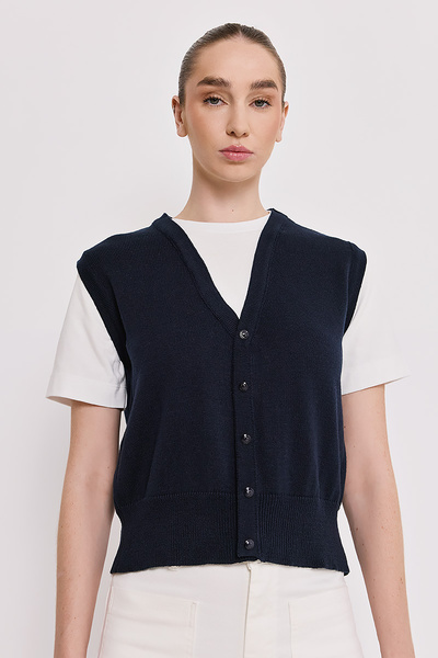 SHORT-SLEEVED SHIRT WITH BUILT IN VEST