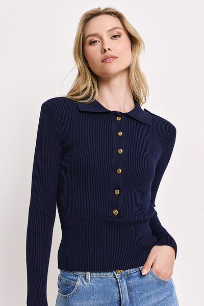 RIBBED TOP WITH BUTTONS