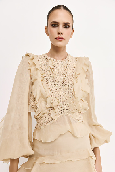 BLOUSE WITH EMBROIDERY AND OPEN BACK