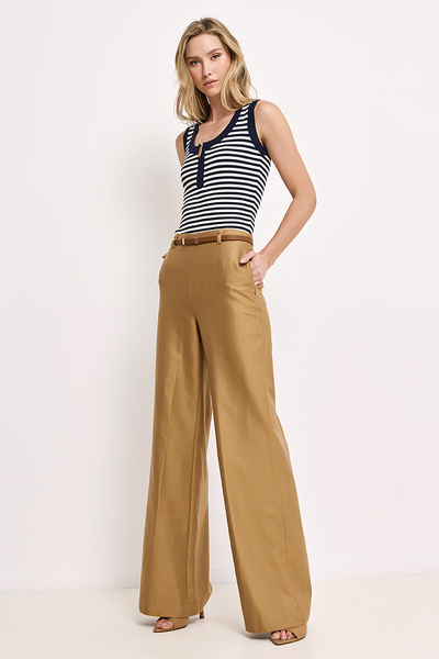TROUSERS IN A STRAIGHT CUT