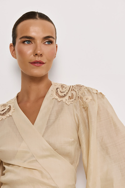 WRAP TOP WITH EMBROIDERY