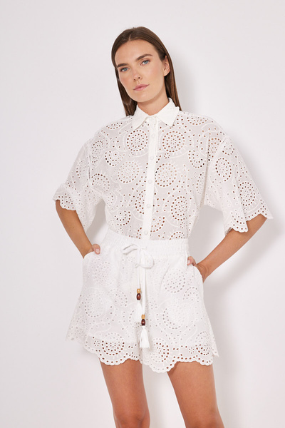 BRODERIE SHORTS WITH ELASTIC WAIST