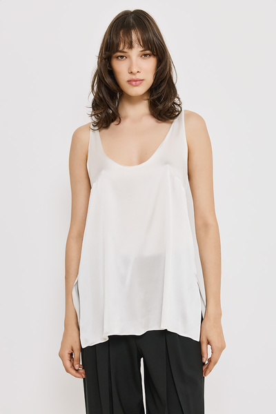 SILK BLOUSE WITH NECKLINE