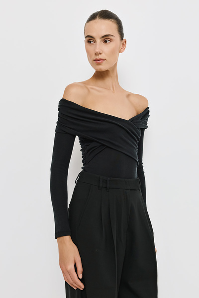OFF SHOULDER TOP