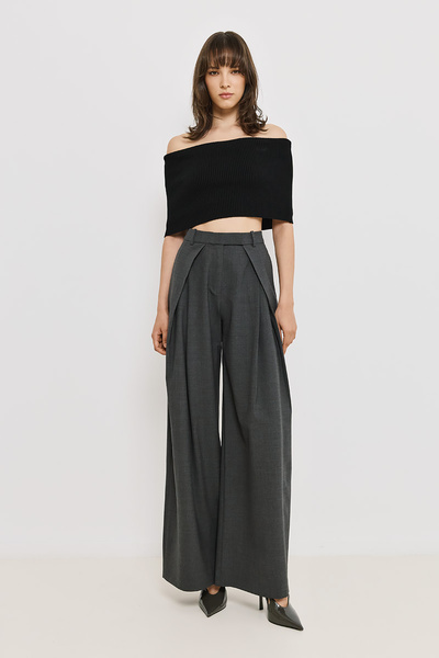 WIDE-LEG PLEATED TROUSERS