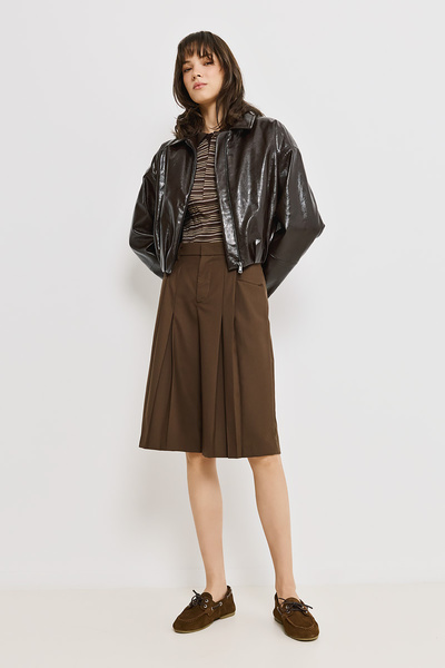 PLEATED BERMUDA SHORTS