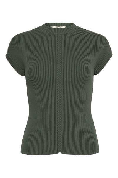 KNITTED SLEEVELESS TOP