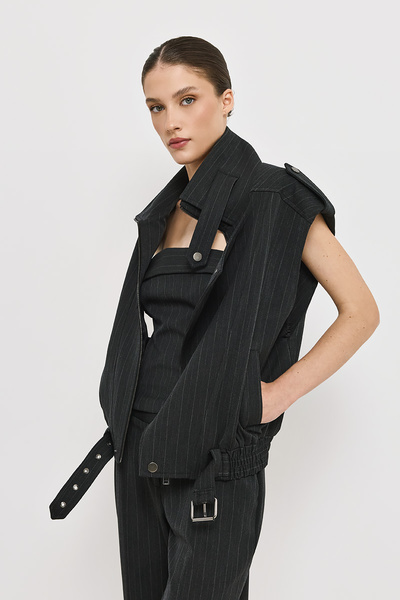 SLEEVELESS JACKET